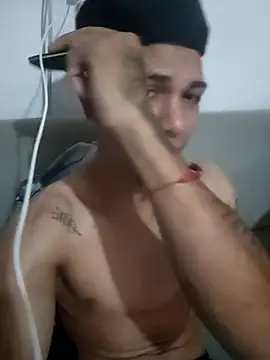 stevensonbrocha live cam on StripChat