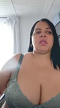 mia_donatto369 live cam on StripChat