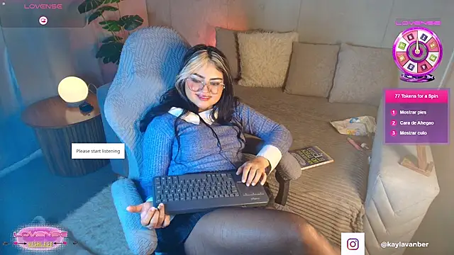 Kaylavanber live cam on StripChat