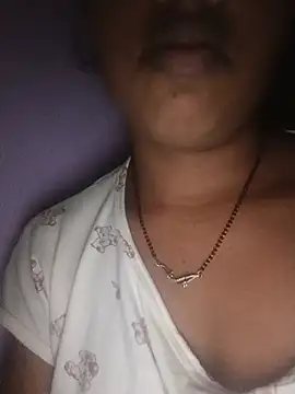 DesiCutie01 live cam on StripChat
