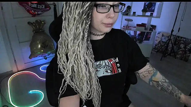 honeysallymoore - HoneySallyMoore's free webcam - UK Sex Cams