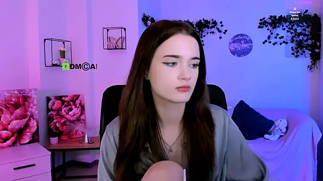 liana_kisses webcam
