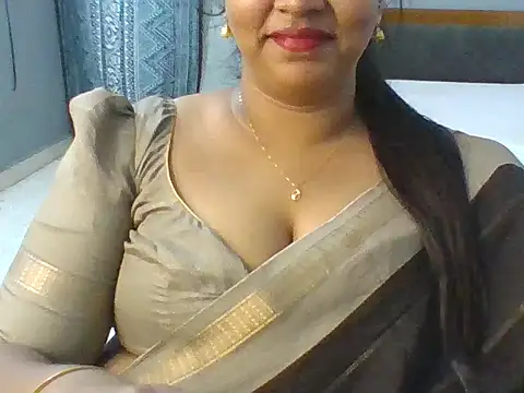 Tamil_hot_Meenu live cam on StripChat