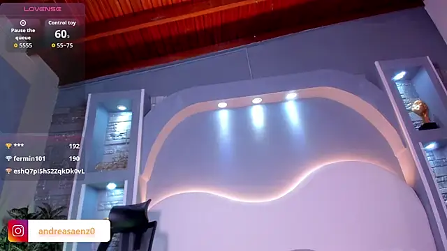 Qutal - Trans webcam sex chat