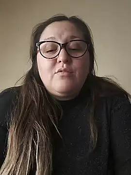 solcurvytriplxx webcam