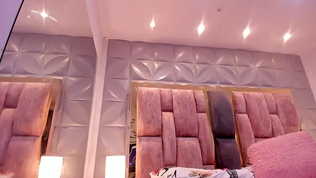 Charlotte_Ice1 live sex cam