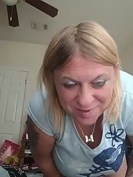 Playmate86 live cam on StripChat