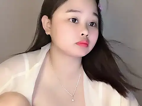 Nhungnhung88 live cam on StripChat
