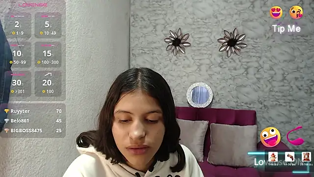 Evagirl69 live cam on StripChat