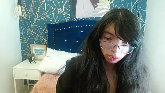 Allyshon_ live cam on StripChat