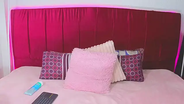 cuteeimy live cam on StripChat