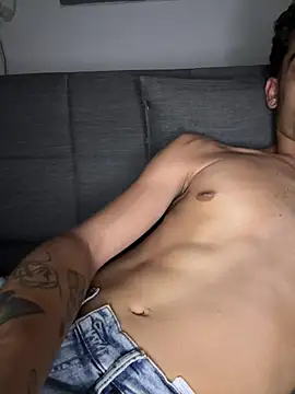 AdrianAfterDark live cam on StripChat