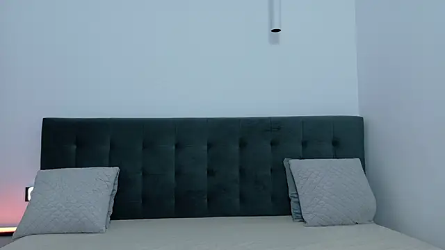 AnnaBenet live cam on StripChat