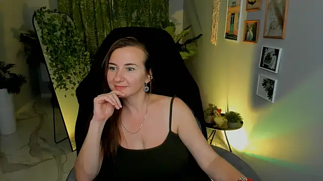 Golden_Dragon live cam on StripChat