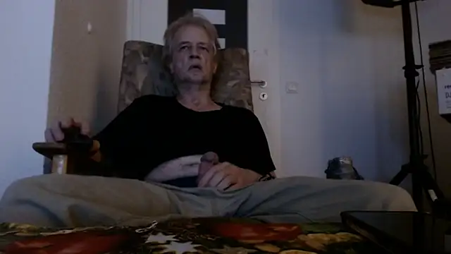 Cordt30 live cam on StripChat