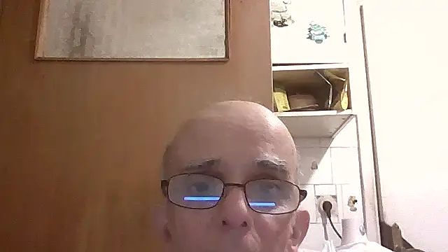 mariusica1@xh live cam on StripChat