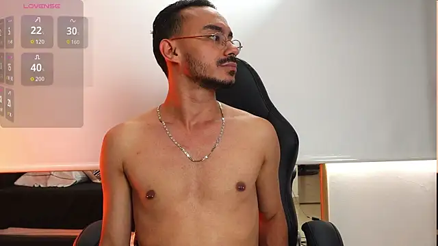 thomas_montiel live cam on StripChat