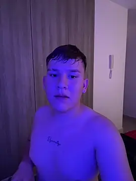 Kael-Noir live cam on StripChat