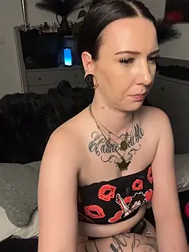trixie-tainted - Trixie-Tainted's free webcam - UK Sex Cams