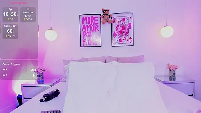 caaty7 (F teen) - show pussy + touch🍓