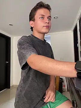 _Leo_Boy webcam
