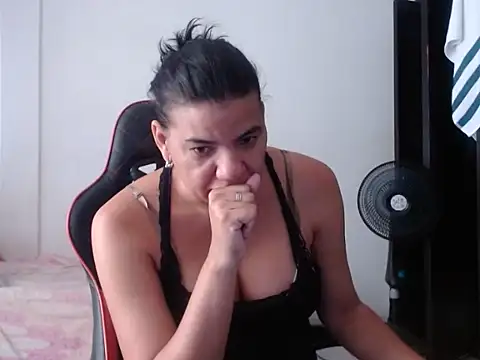 Adriana_0312 webcam