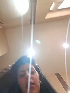 Luianna live cam on StripChat