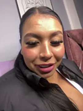 Iam-sophia27 live cam on StripChat