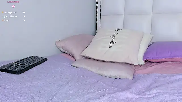 KIMAPRIL live cam on StripChat