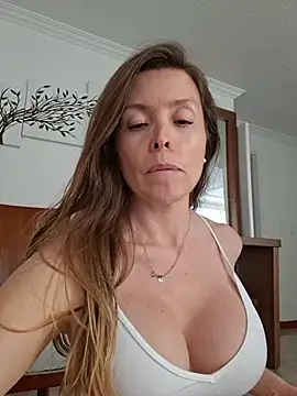 karina_warthon webcam
