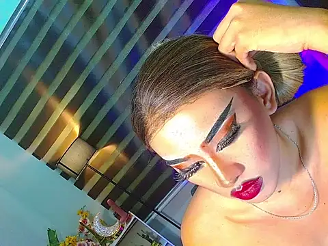 HOLLYWOOD_QUEEN_88 webcam