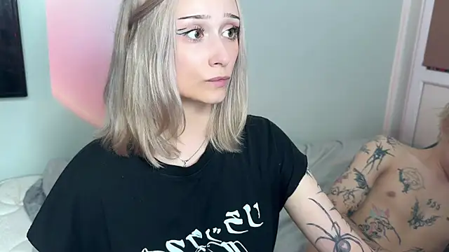 mia_side webcam