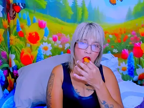 indianroxy live cam on StripChat