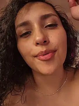 Lucy_Marin webcam