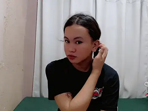 Sofia_Sweetheart18 live sex cam