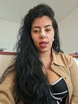 luianna - Luianna's free webcam - UK Sex Cams