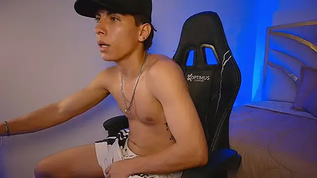 Ryaan_Stone webcam