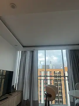 valery_mora webcam