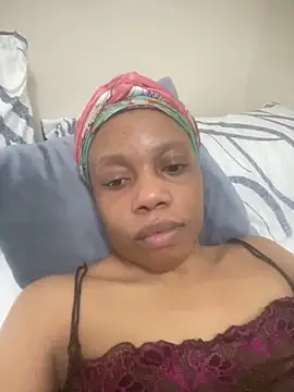 NAUGHTYSHALOTXX live cam on StripChat