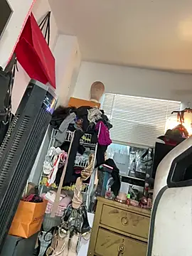 Motherbigbus live cam on StripChat