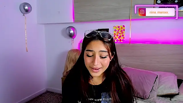 Nina-Mars live cam on StripChat