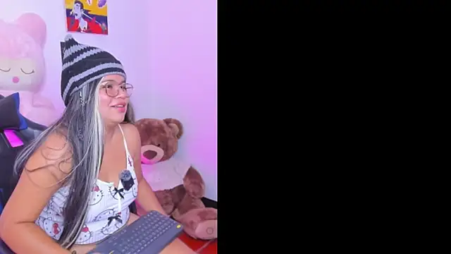 Velvet__Room live cam on StripChat