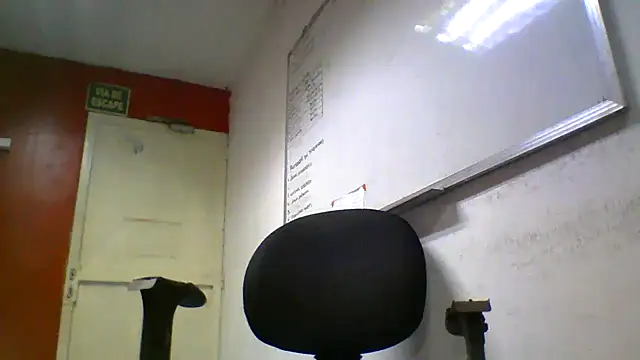 robinson183 live cam on StripChat