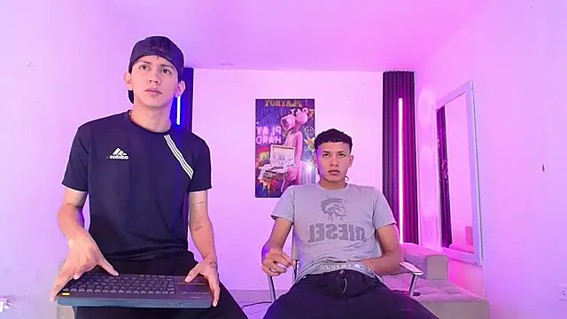 Marcus_and_Tony webcam