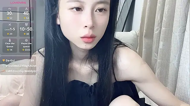 tiantian-ye live cam on StripChat