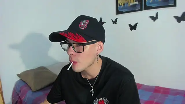 Vlad__night live cam on StripChat