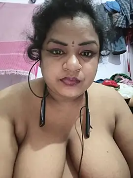 Deborbhavi222 live cam on StripChat