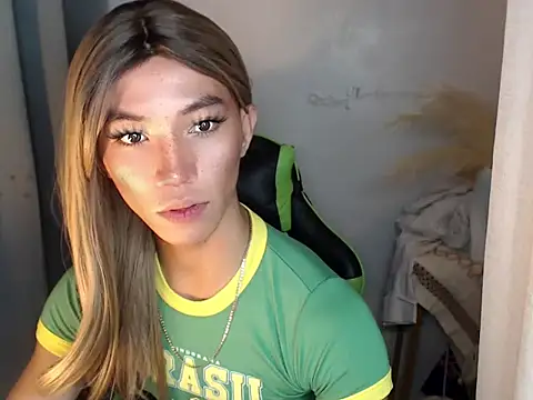 urasianfairyxx live cam on StripChat