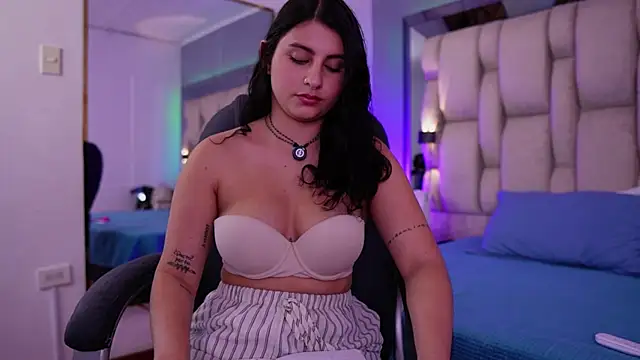 Luu_Princess live cam on StripChat