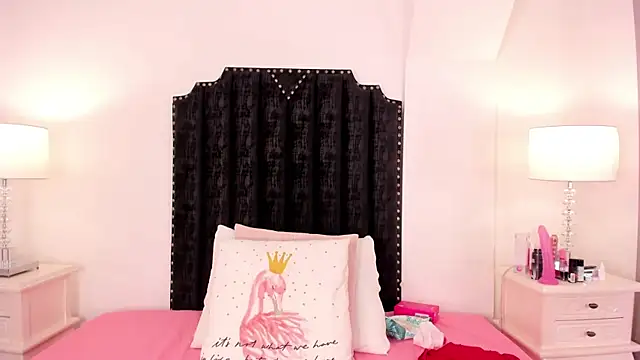 briny_saez live cam on StripChat